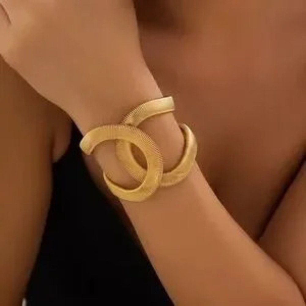 Gypsy Twisted Elegant Gold Bracelet - Picture 2 of 5